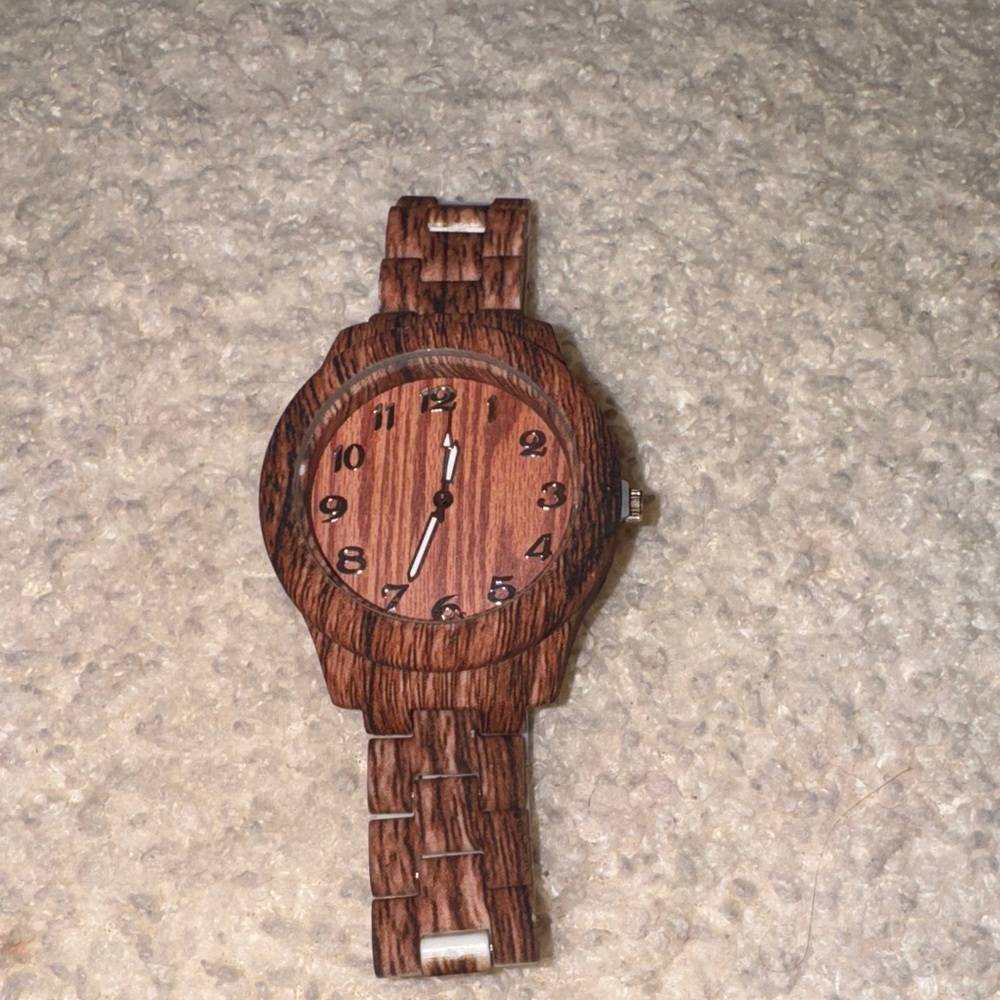 Wooden Watch with Brown Tones